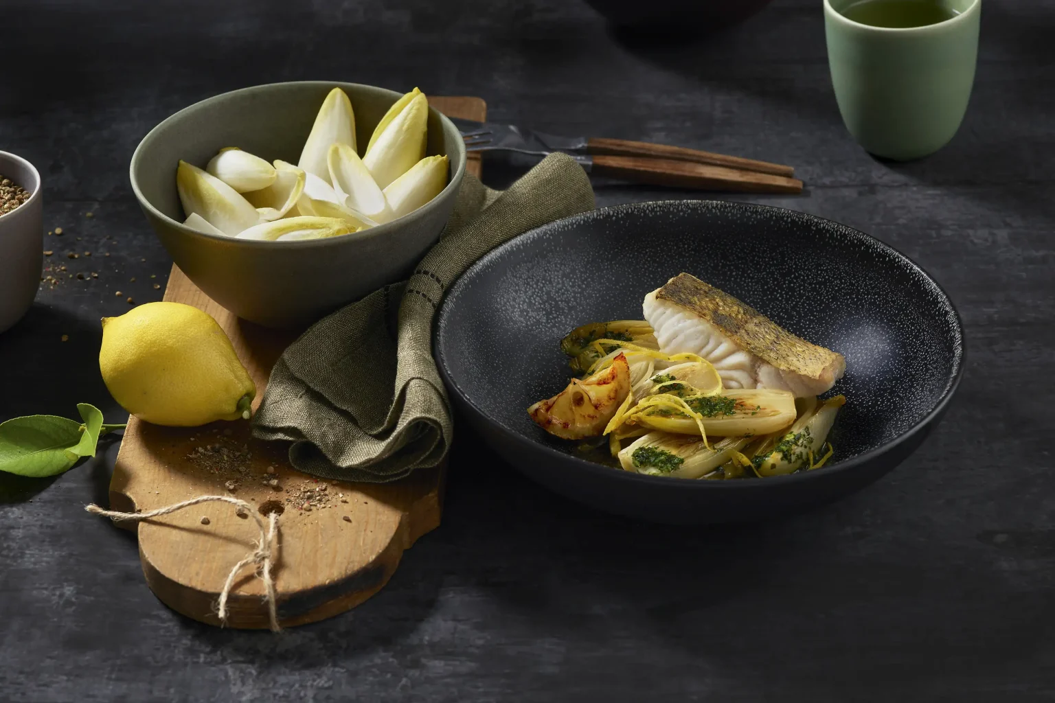 Ocvrti smuč s karameliziranim „Chicorette“ (mini cikorijo)